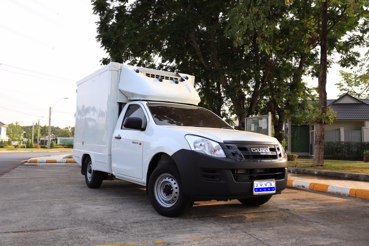 IZUSU DMAX 2016